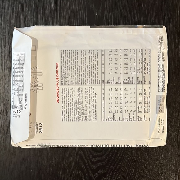 Vintage Jacket and Skirt Sewing Pattern: DKNY, Vogue Patterns - Picture 2 of 5